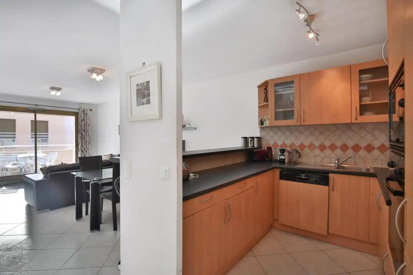 Charming Two-Bedroom Apartment With Balcony And Garage By The Marina Antibes Kültér fotó